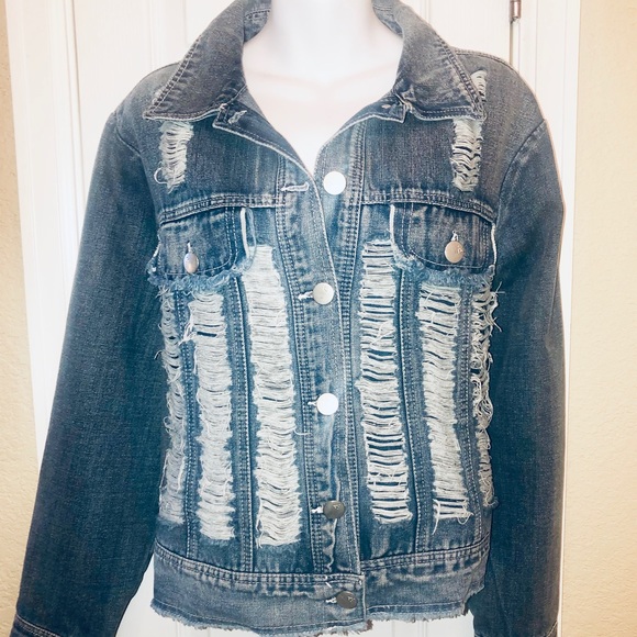 Ashley Stewart Jackets & Blazers - 💥NEW MARKDOWN💥PLUS SIZE RIPPED JEAN JACKET